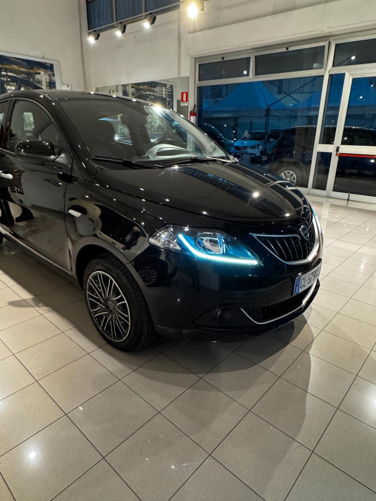 LANCIA YPSILON GOLD FULL OPTIONAL