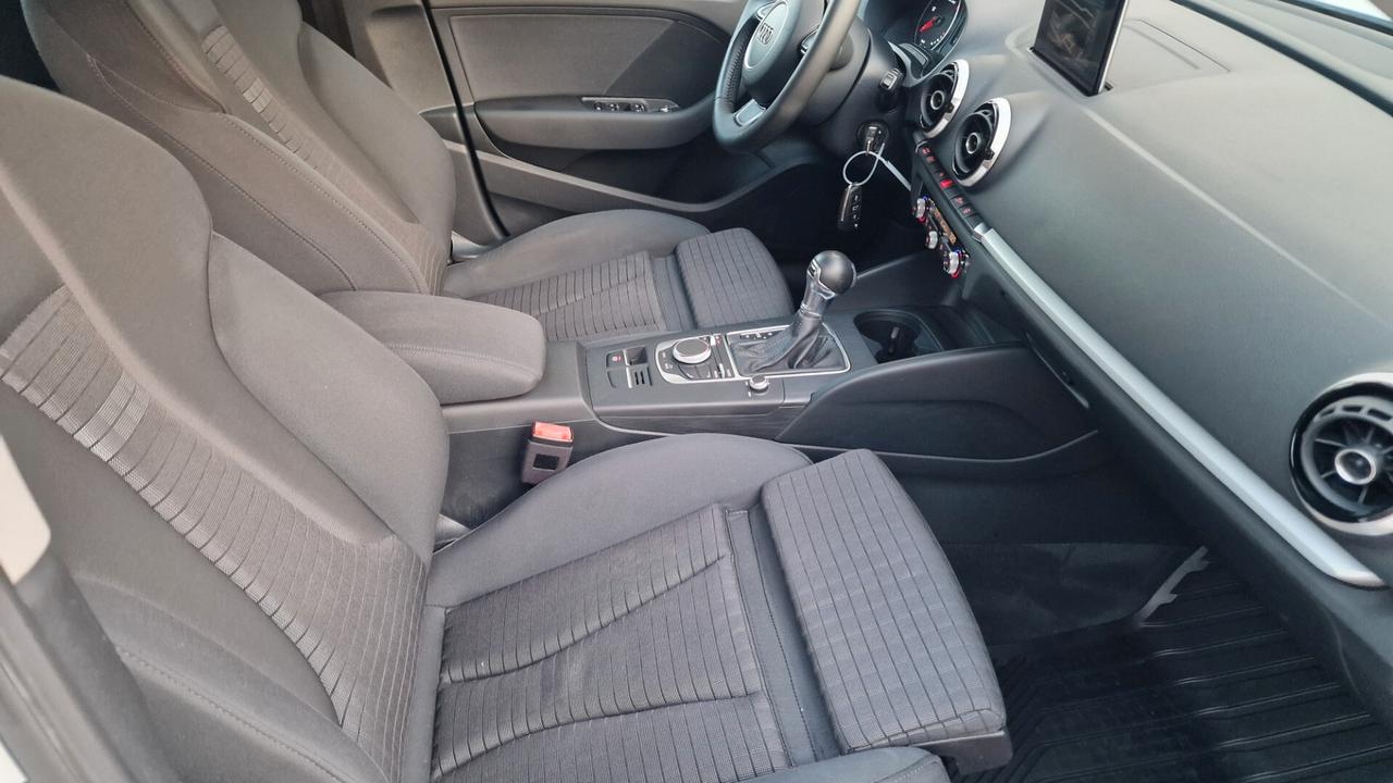 Audi A3 1.6 TDI S tronic Business
