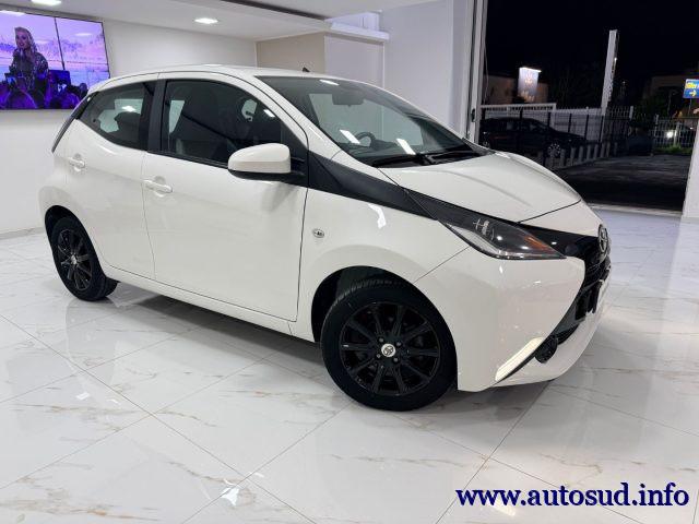 TOYOTA Aygo 1.0 VVT-i 69 CV 5 porte x-play MMT