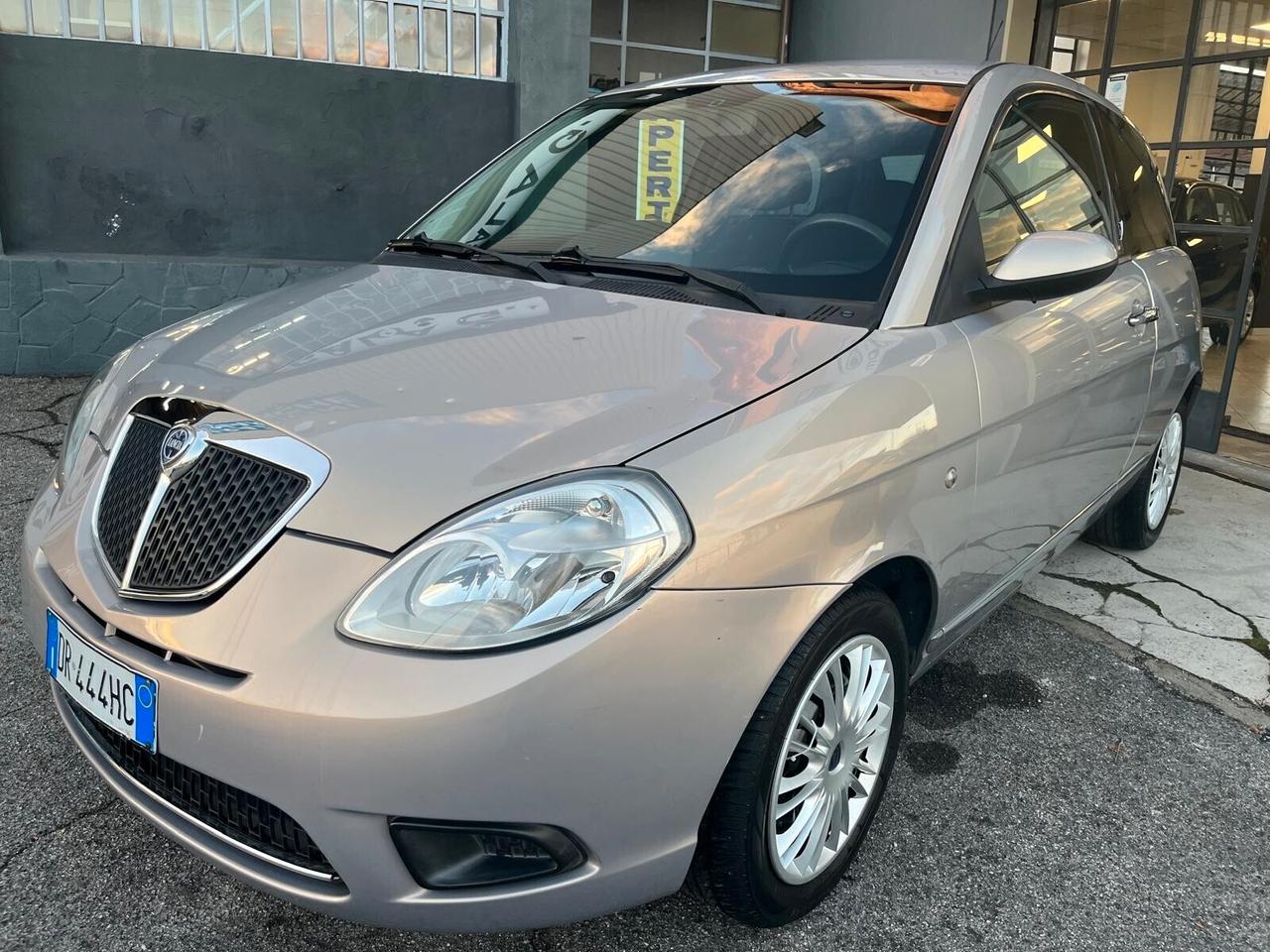 Lancia Ypsilon 1.2 Argento OK NEOPATENTATI