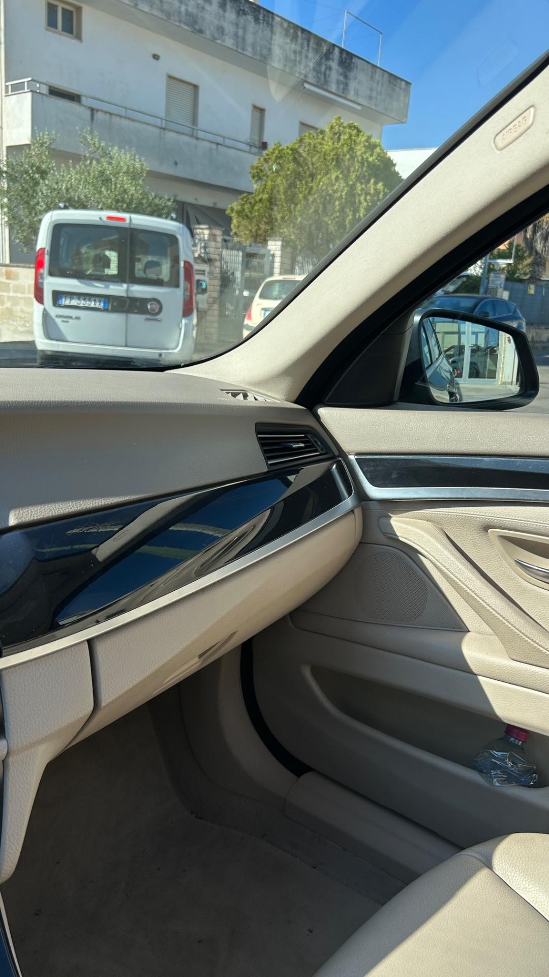 Bmw 520d Touring Luxury -mod.2012 TETTO/NAVI/XENO