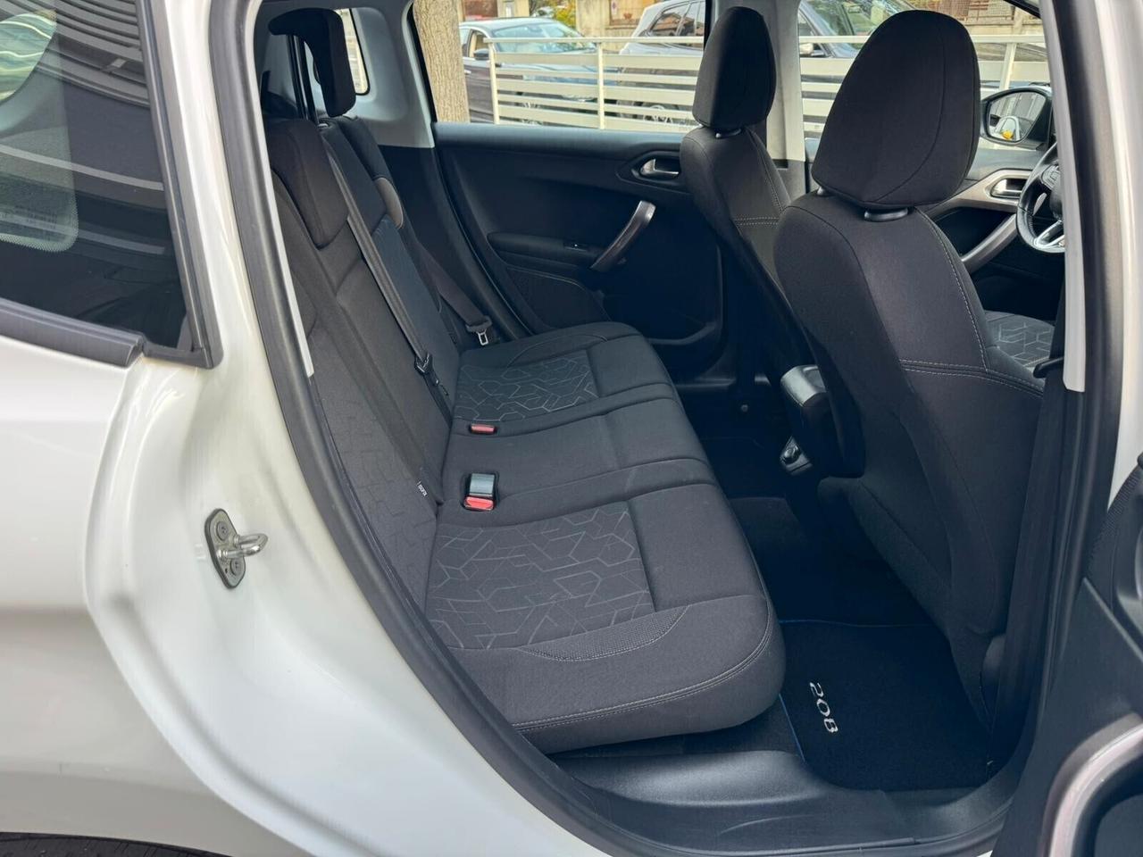 PEUGEOT 2008 BlueHDi 75 ACTIVE