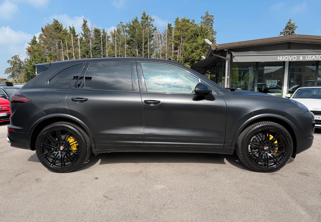 Porsche Cayenne 3.0 Diesel /km docnavi/pelle/chrono/21"