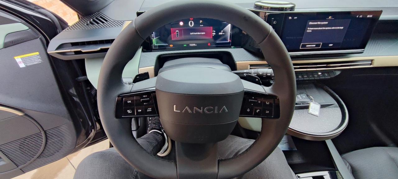 Lancia Ypsilon Hybrid e-DCT LX