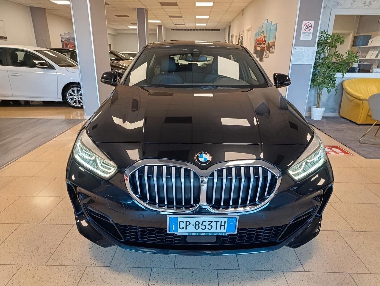 Bmw 118 118d 5p. Msport