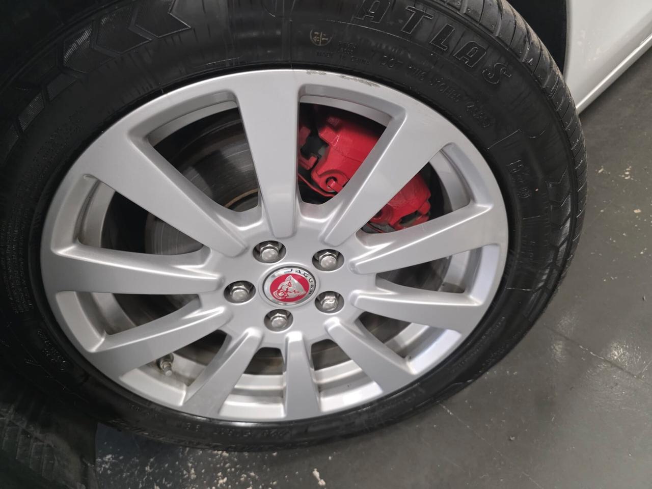 Jaguar XE 2.0 D Turbo 180CV Portfolio