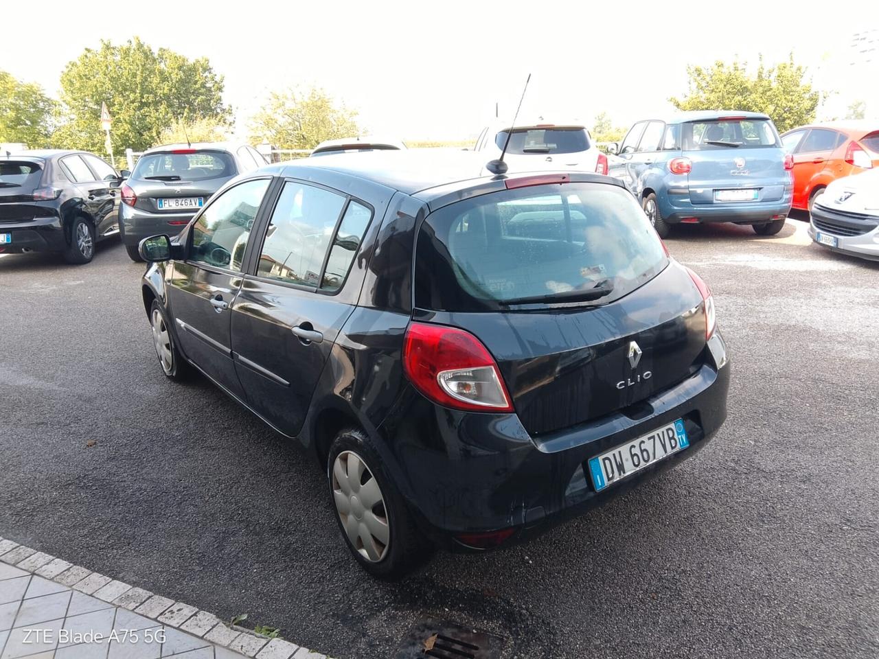 Renault Clio 1.2 benzina neopatentati