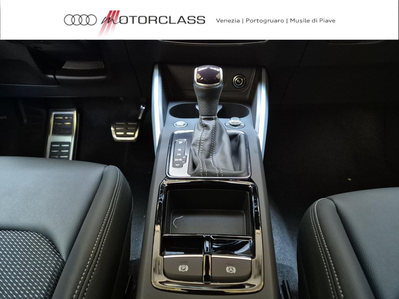 Audi Q2 35 2.0 tdi identity black s tronic