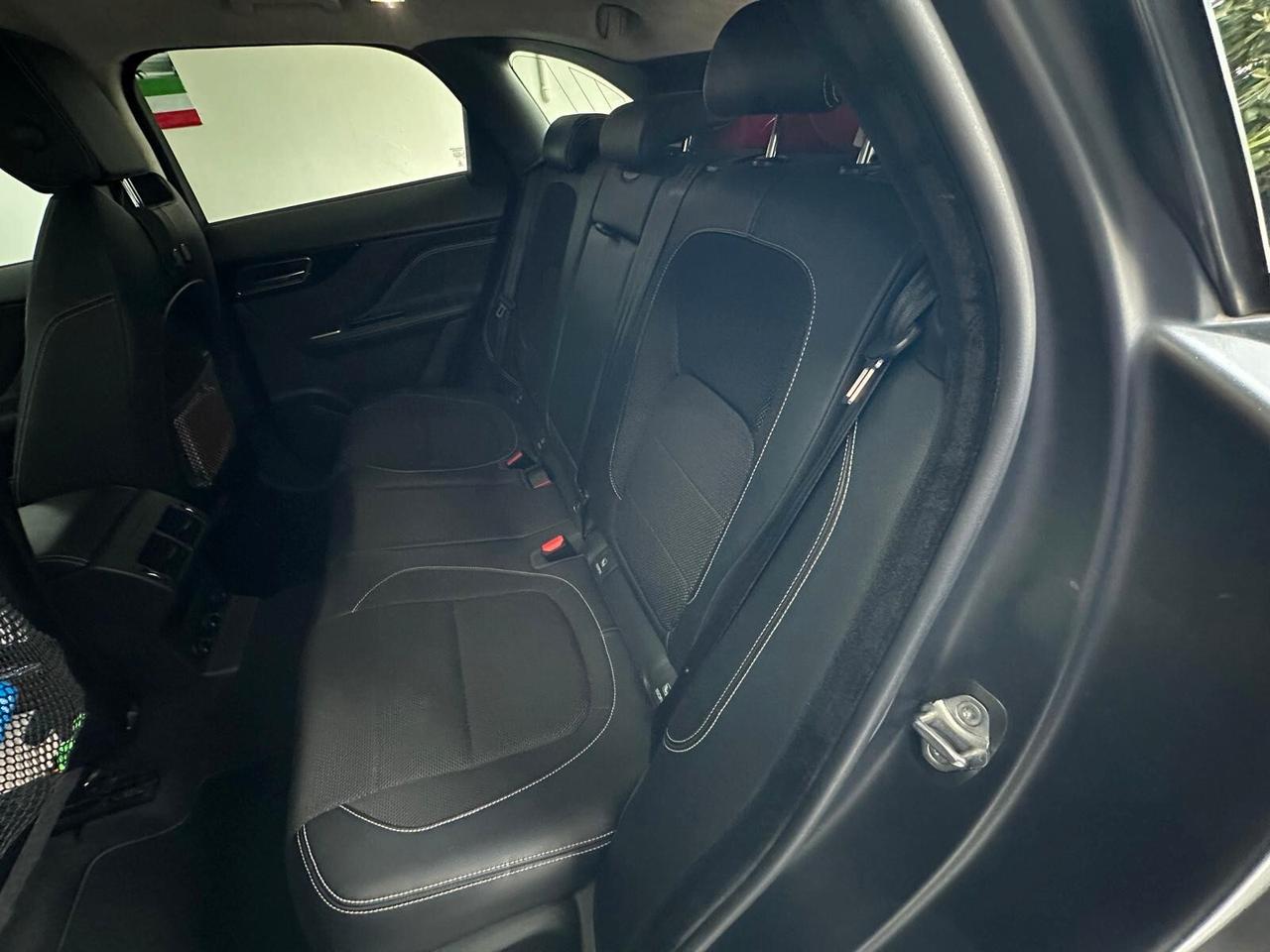 Jaguar F-Pace 2.0 D 180 CV AWD aut. R-Sport
