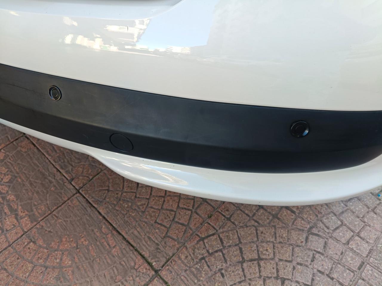 PEUGEOT 207 1.4 DIESEL 70CV-NEOPATENTATI-Euro 4790