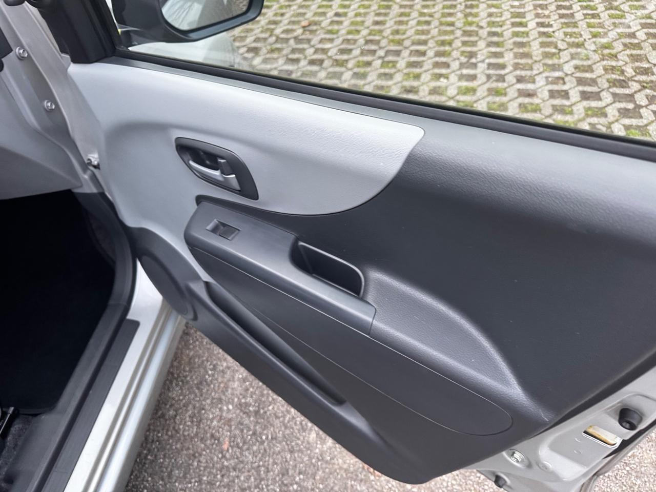 Suzuki Alto 1.0 con 77000km neopatentati