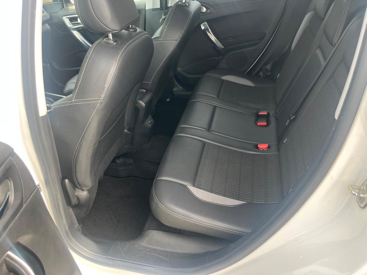 Peugeot 2008 1.6 e-HDi 92 CV Stop&Start Allure