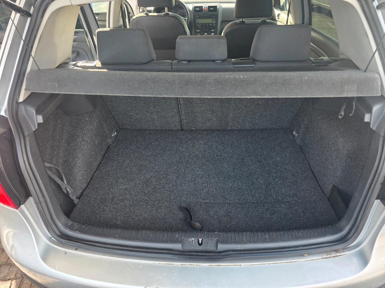 Volkswagen Golf 1.9 TDI 5p. Sportline con 381.000km