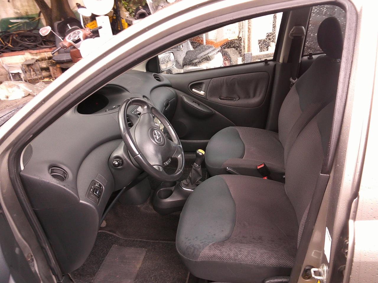 Toyota Yaris 1.0i 16V cat 5 porte 03