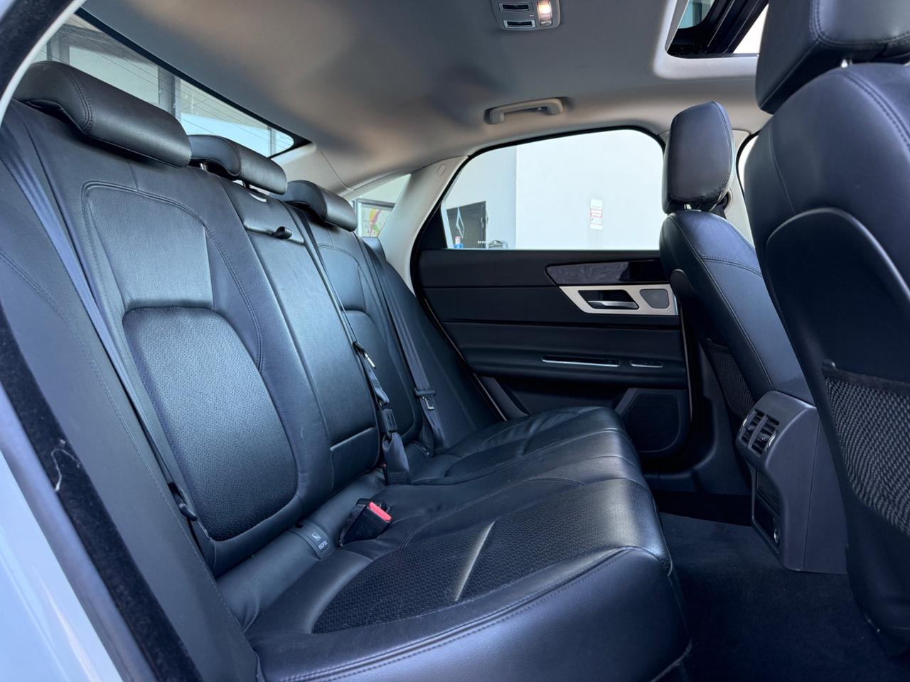Jaguar XF 3.0 D V6 300 CV aut. R-Sport