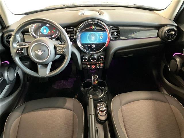 MINI Mini 5 Porte 1.5 Twin Power Turbo Cooper Essential