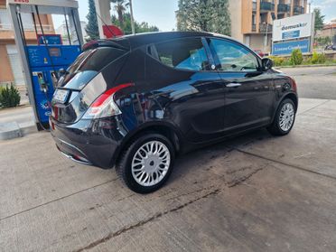 Lancia Ypsilon 1.2 69 CV 5 porte GPL Ecochic Gold