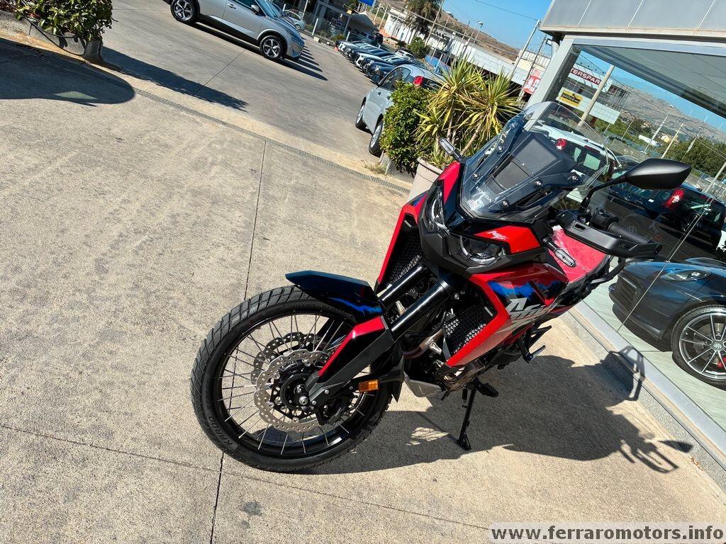 Honda CRF1100L Africa Twin tricolor dct a 175 euro al mese e senza anticipo con prima rata 60 gg