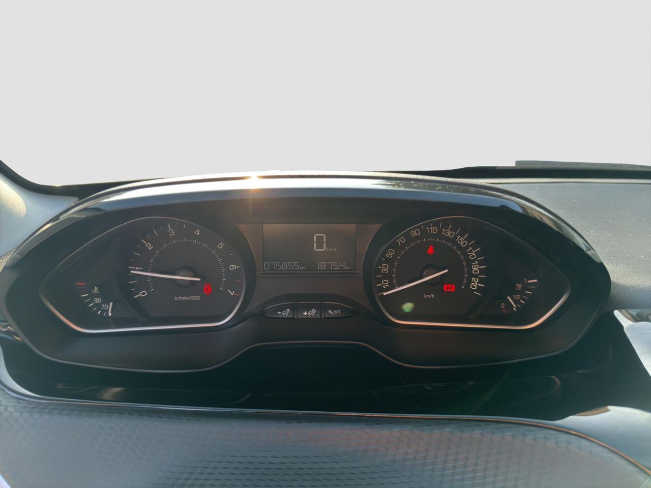 Peugeot 208 5p 1.2 puretech 80cv Signature 2019