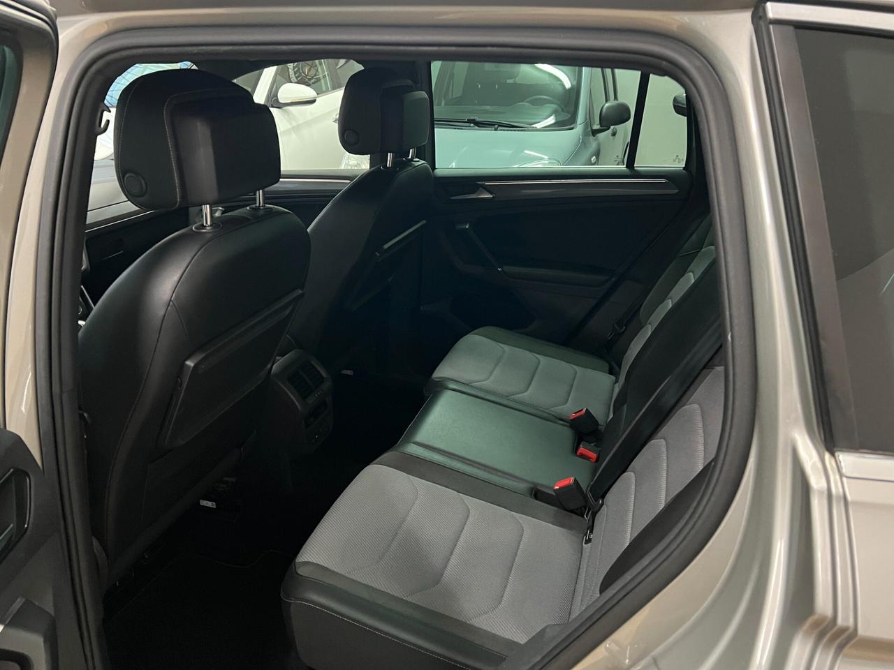 Volkswagen Tiguan 2.0 Executive R-Line