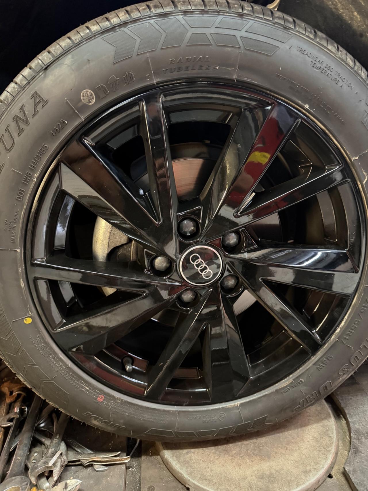 Audi Q2 30 TDI S tronic Identity Black