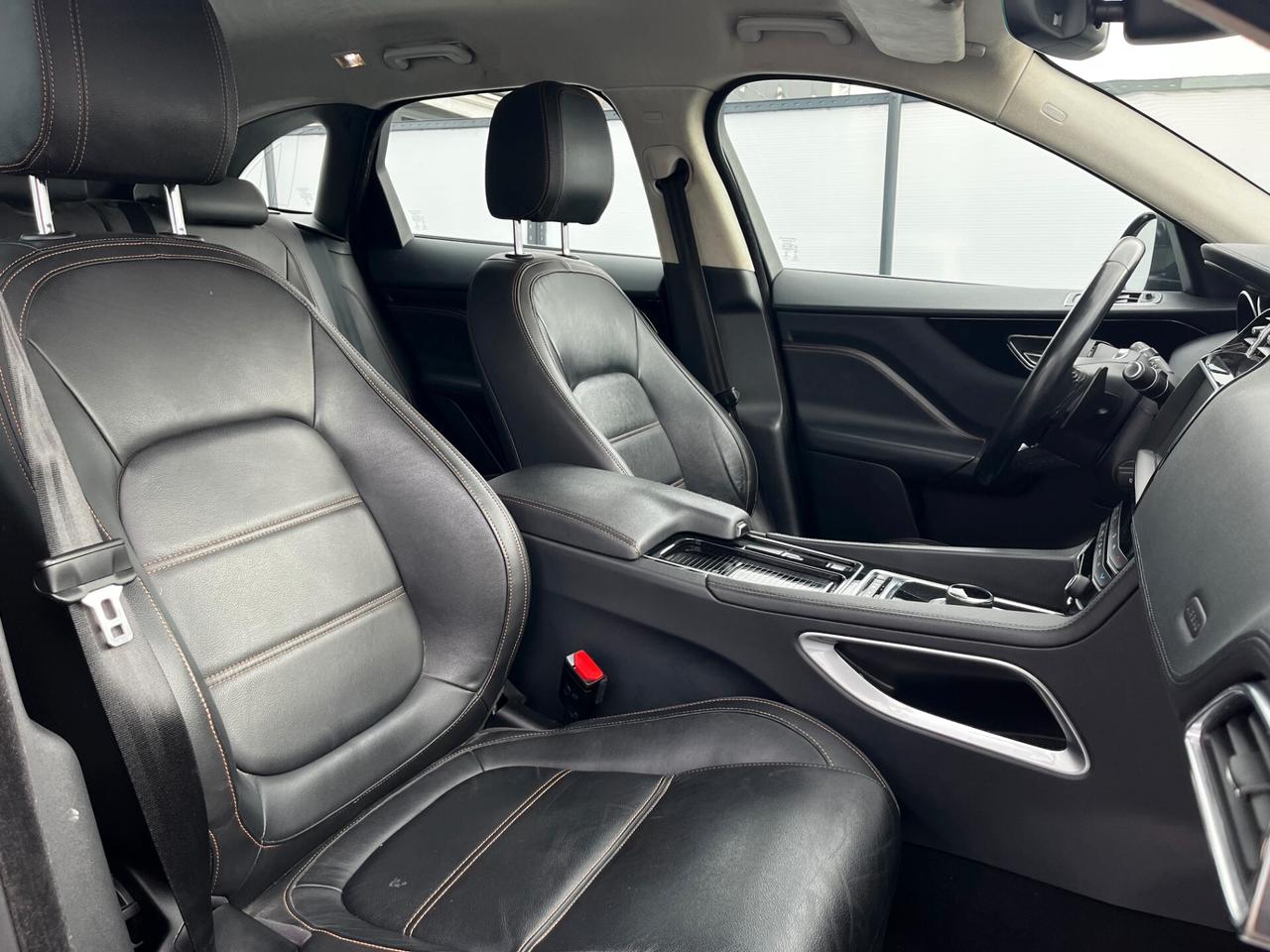 Jaguar F-Pace 2.0 D 180 CV AWD aut. Prestige