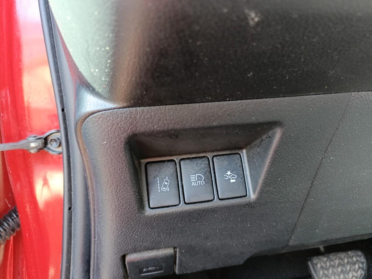 Toyota Yaris 1.5 Hybrid 5 porte Cool NEOPATENTATI