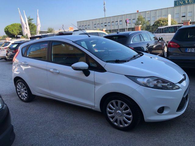 FORD Fiesta + 1.4 TDCi 70CV 5 porte