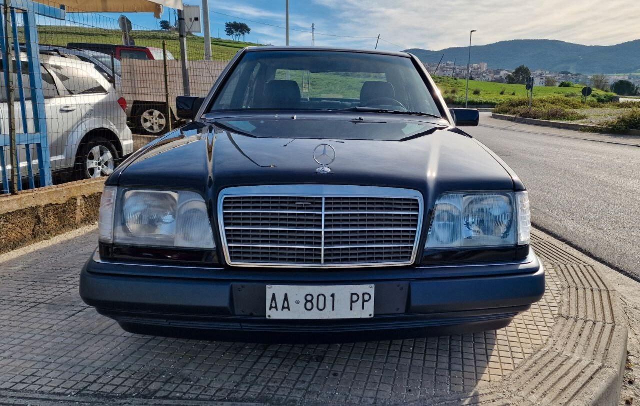 Mercedes-benz E 200 Berlina Automatica