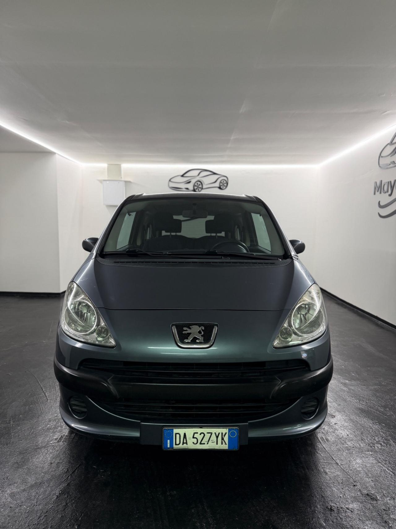 Peugeot 1007 (anno 2006)