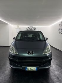 Peugeot 1007 (anno 2006)