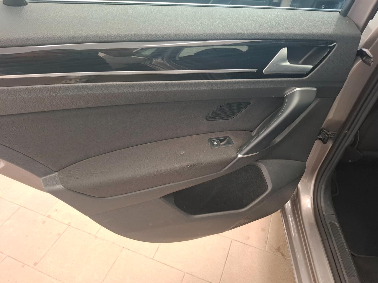 Volkswagen Golf Variant Sportsvan 1.6 TDI 110 CV DSG Executive BlueMotion Tech.
