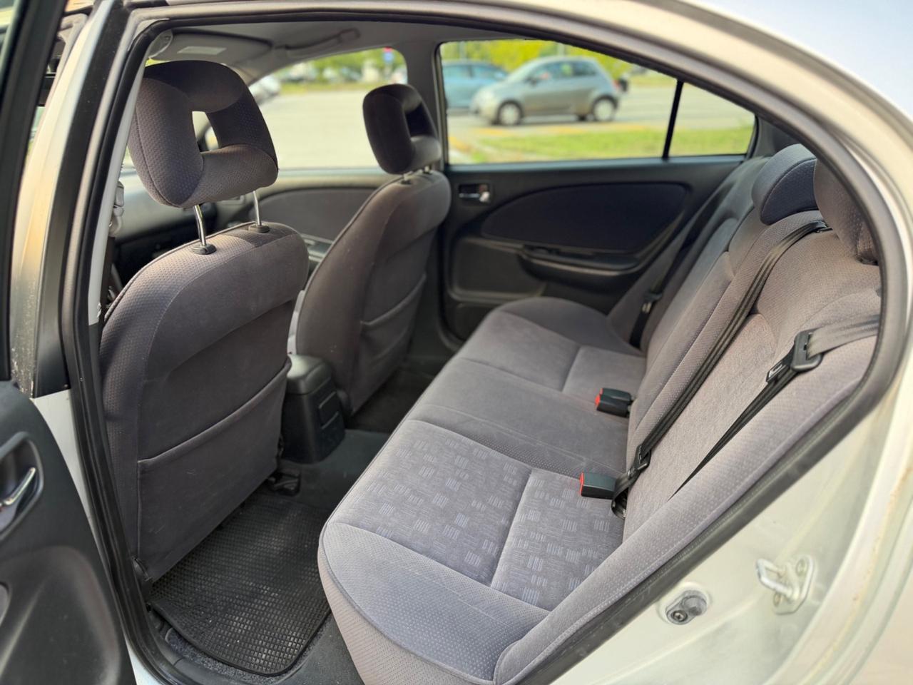 Toyota Avensis 1.6i 16V cat*Neopatentati*Solo 131000km