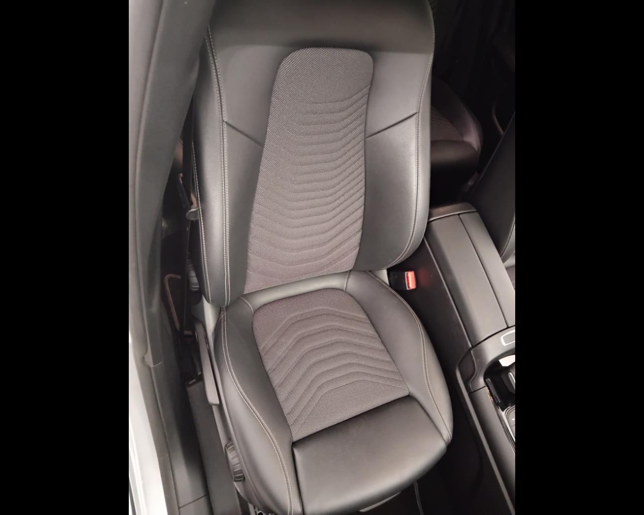 Mercedes-Benz GLA-H247 2020 - GLA 180 d Sport auto