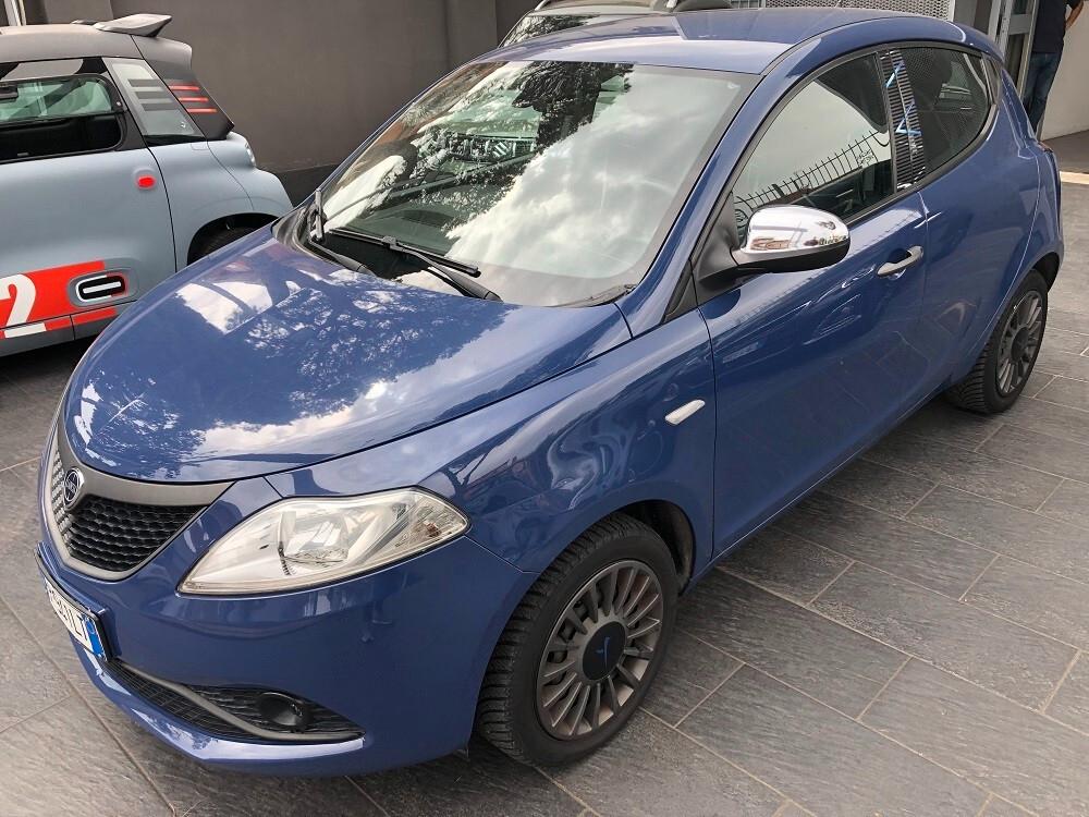 Lancia Ypsilon 1.2 69 CV 5 porte Unyca