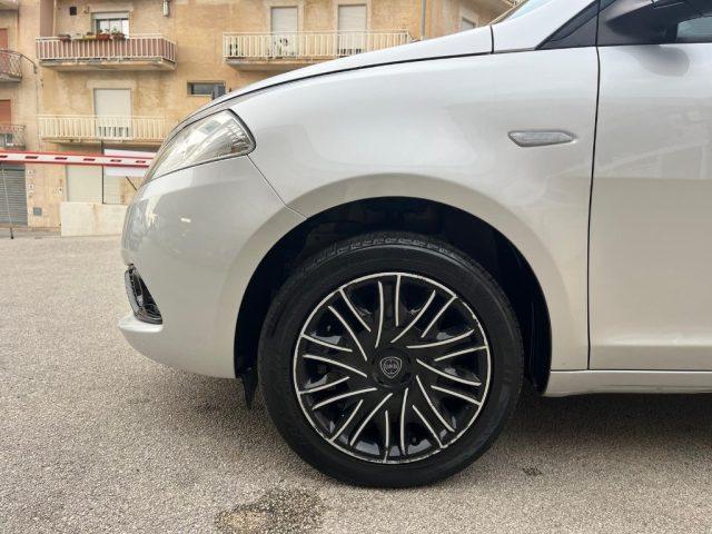 LANCIA Ypsilon 1.2 69 CV 5 porte Gold