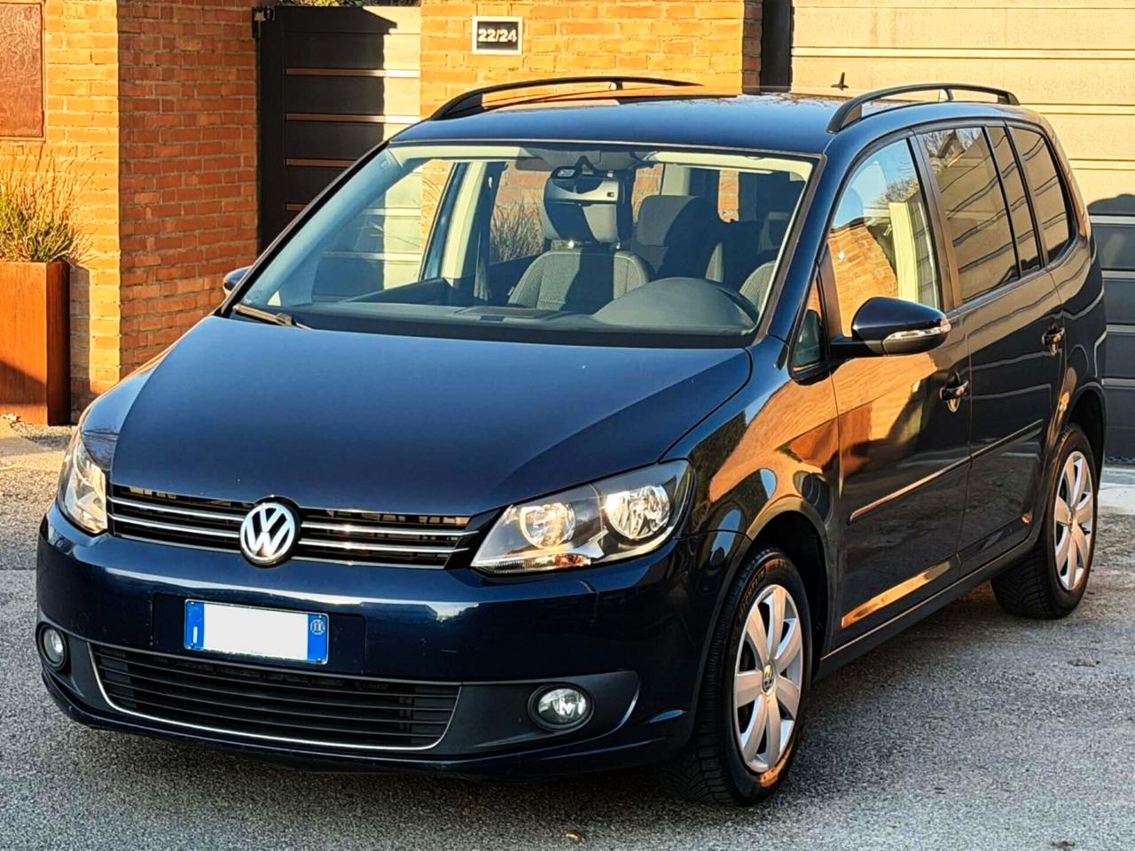 VW Touran 1.6 TDI DSG-7POSTI-U.Prop-GARANZIA-2014