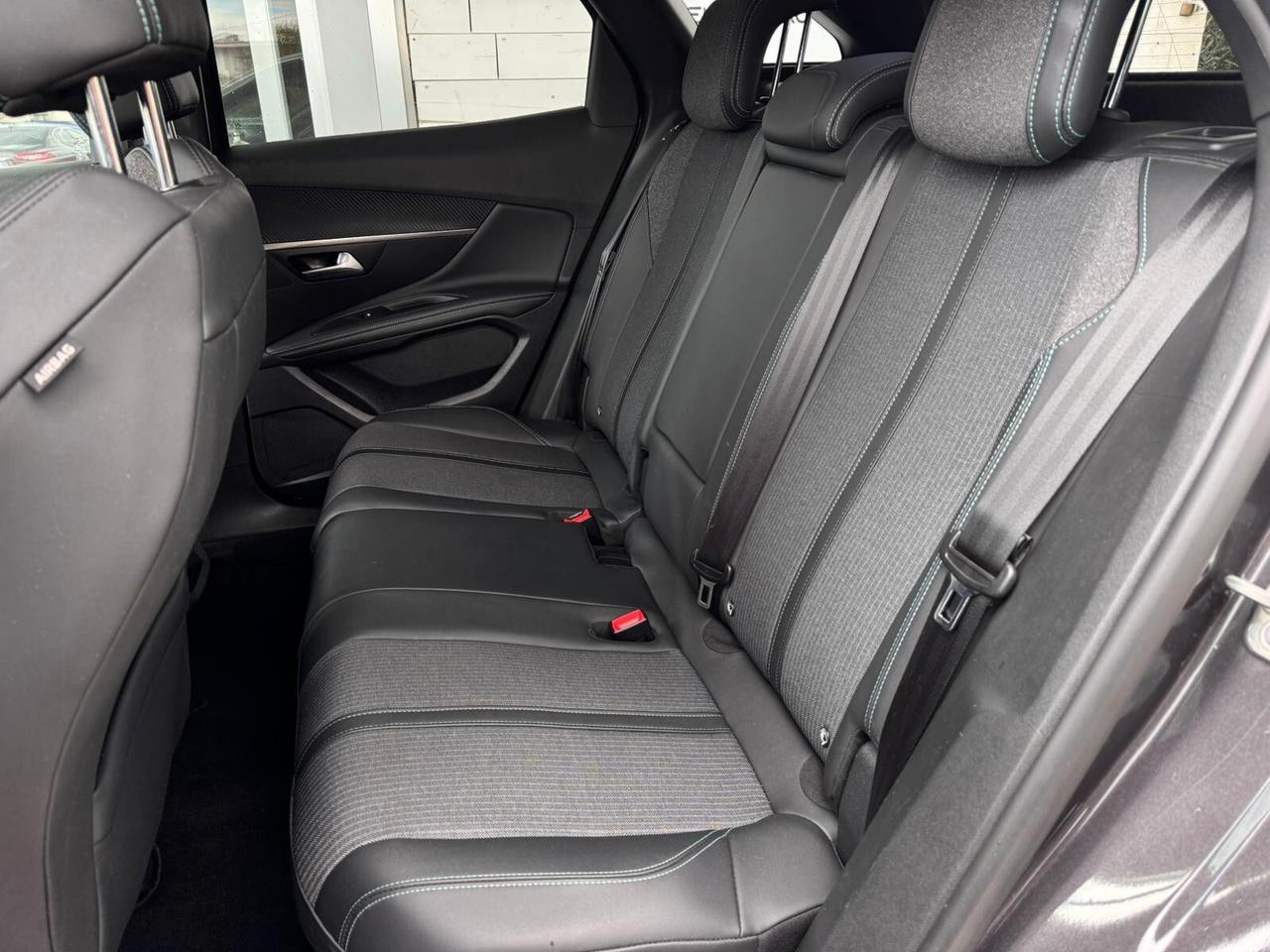 Peugeot 3008 BlueHDi 130 S&S EAT8 Allure Pack Autocarro N1