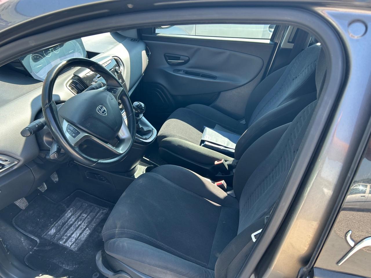 Lancia Ypsilon 1.2 69 CV 5 porte GPL Ecochic Silver