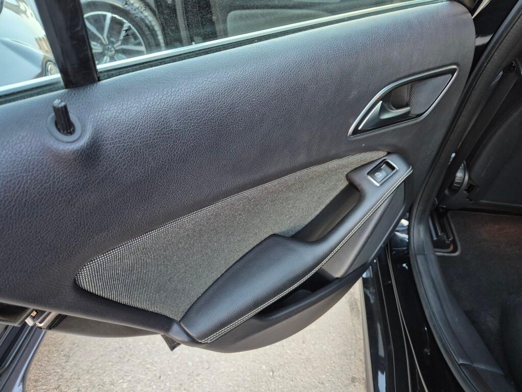 Mercedes A 180 d business 110cv