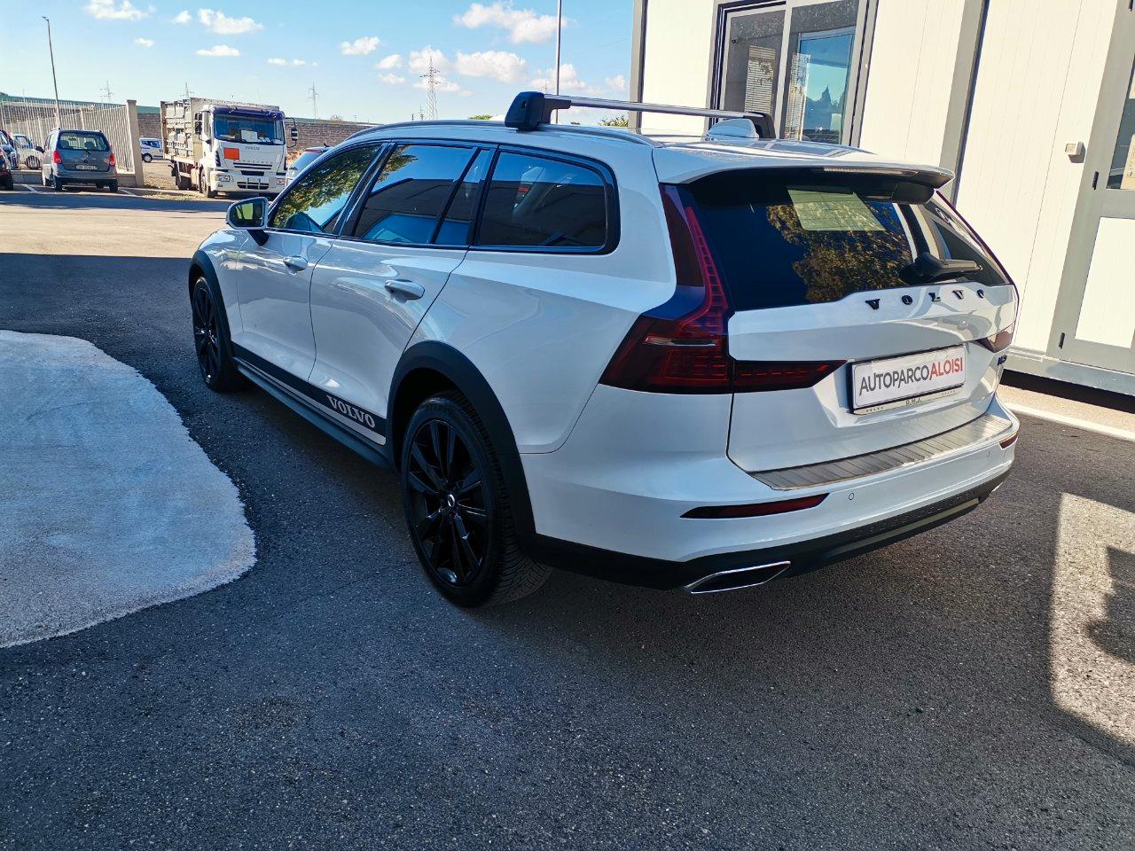 Volvo V60 Cross Country 2.0 d4 Business Plus awd geartronic my20