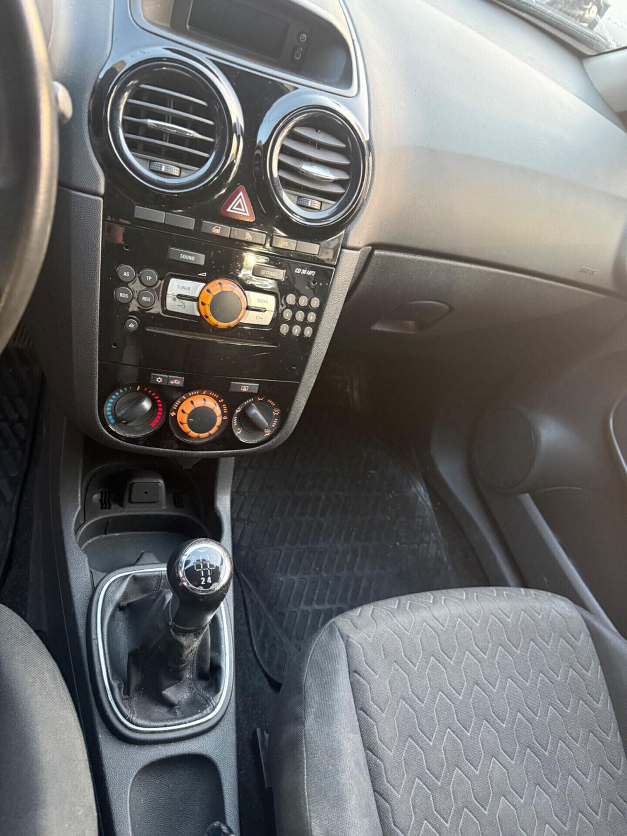 Opel Corsa 1.2 85CV 5 porte GPL-TECH Edition