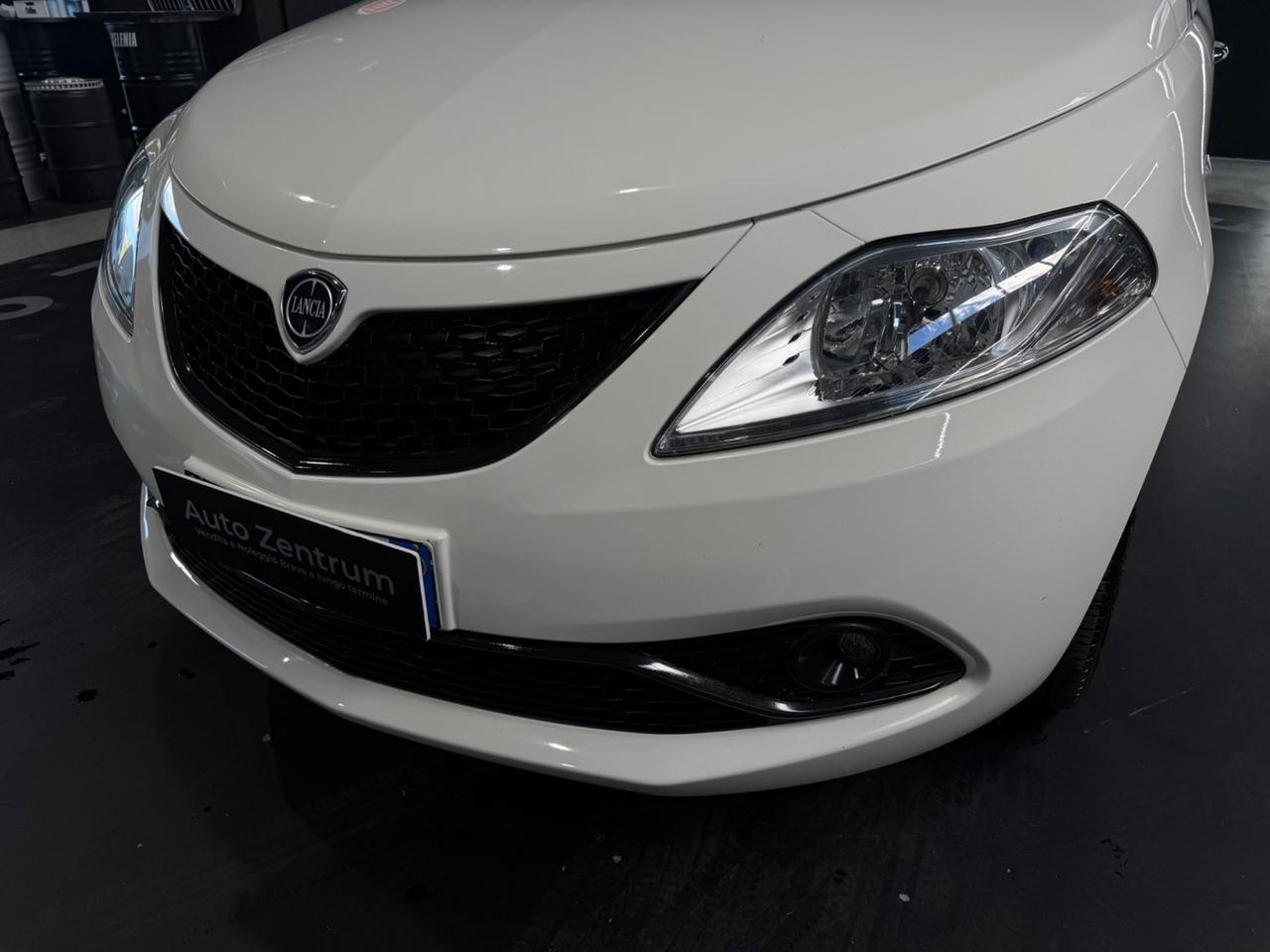 Lancia Ypsilon 1.0 FireFly 5 porte S&S Hybrid Ecochic Gold