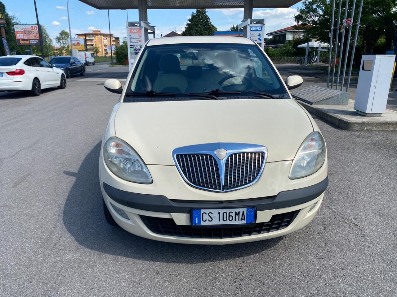 Lancia Ypsilon 1.2 16V Argento