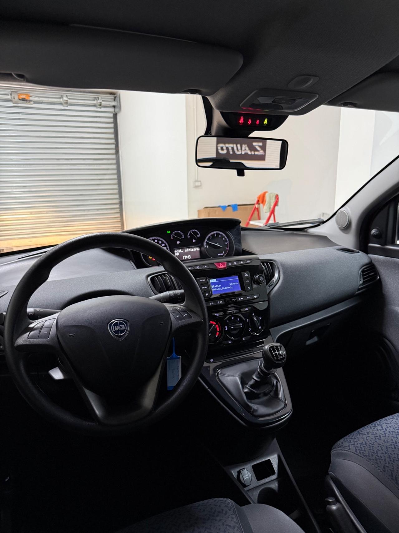 Lancia Ypsilon Hybrid Ecochic Silver IVA ESPOSTA