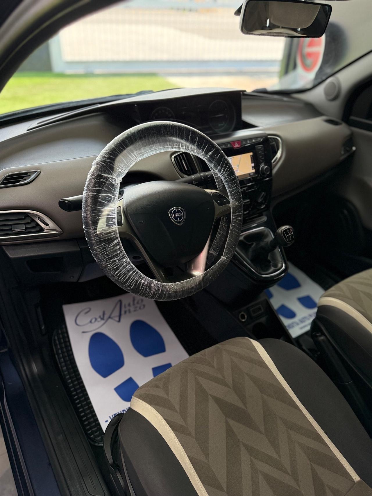 Lancia Ypsilon 1.3 Multijet 95cv 11/2015 Full Optional