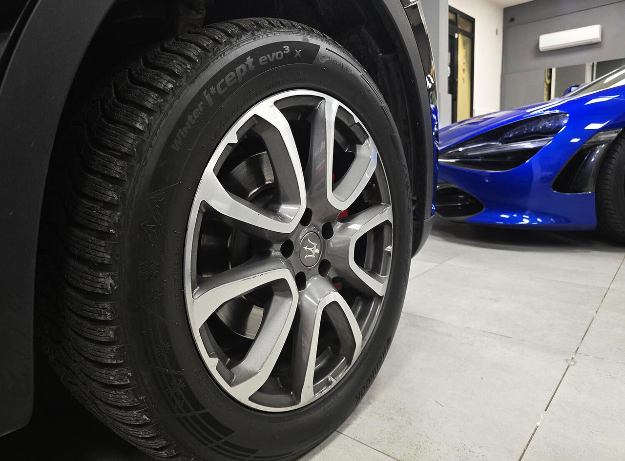 Maserati Levante V6 Diesel 275 CV AWD FULL BLACK CERTIFICATA MASERATI!!! GARANZIA 12 MESI!!!
