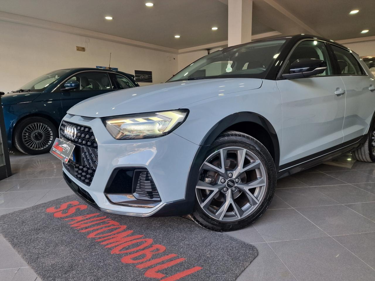 Audi A1 citycarver 30 TFSI S tronic Identity Contrast