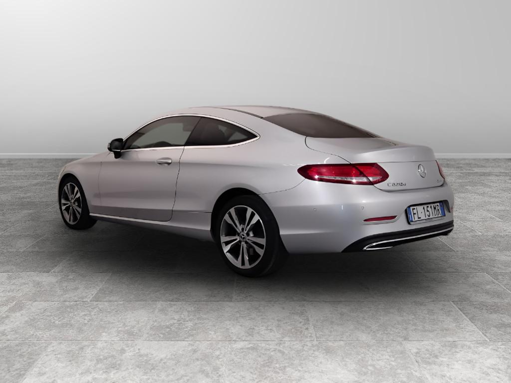 Mercedes-Benz Classe C-C205 2016 Coupe - C Coupe 220 d Premium 4matic auto
