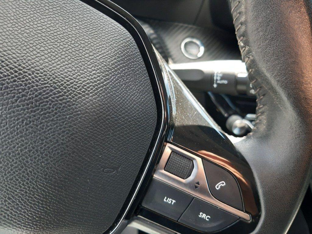 Peugeot 208 motore elettrico 136 CV 5 porte GT